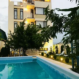 King Tom Tbilisi
