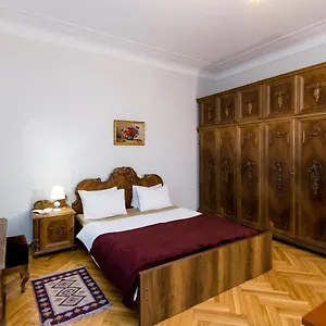 Apartment Gallery Rustaveli 1, Tbilisi